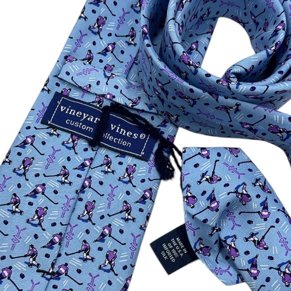 🆕VINEYARD VINES Blue HOCKEY FIGHT CANCER Silk LUXURY Tie HANDMADE USA - Picture 3 of 5